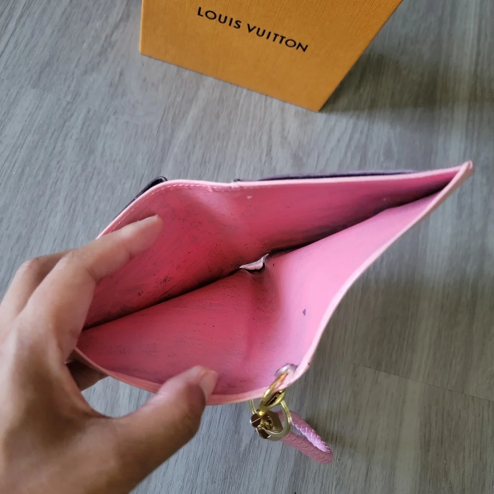 🛍Final Price🛍 Authentic Louis Vuitton Epi Wallet With Box